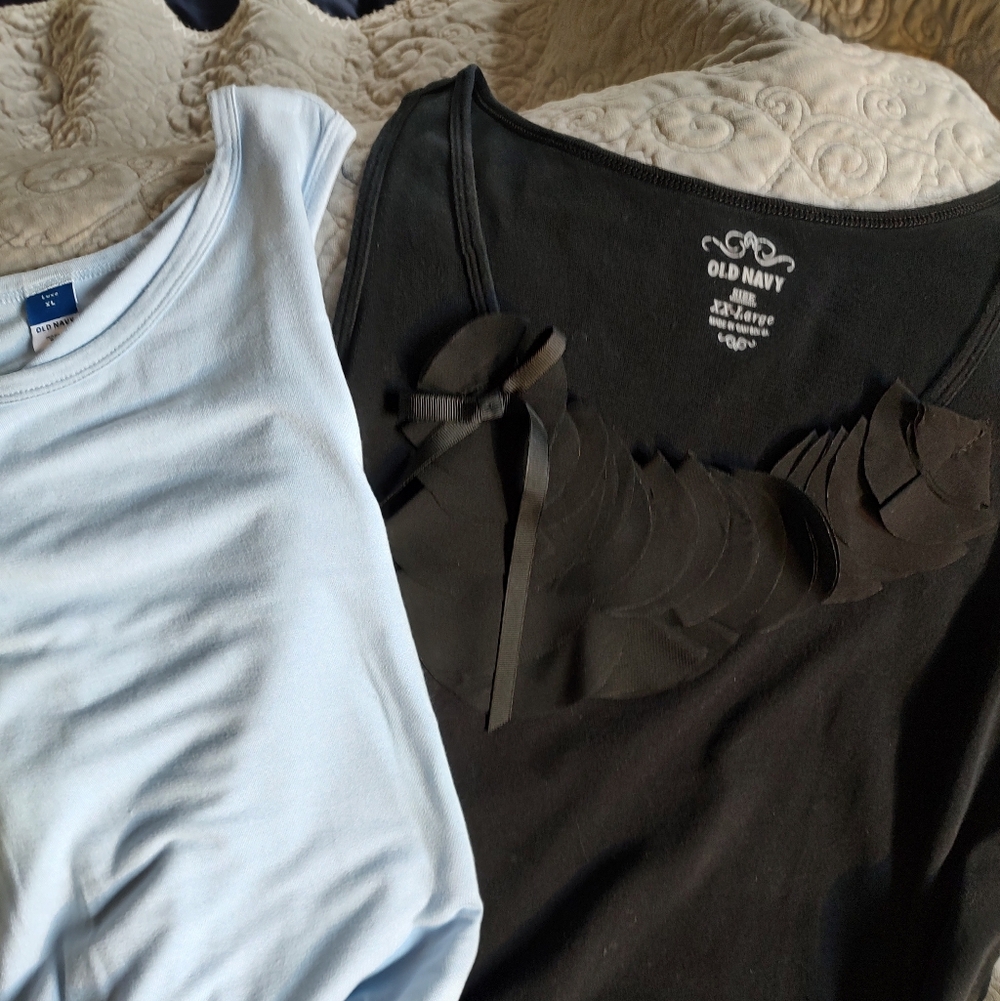 EUC Set Of 2 Old Navy Tanks